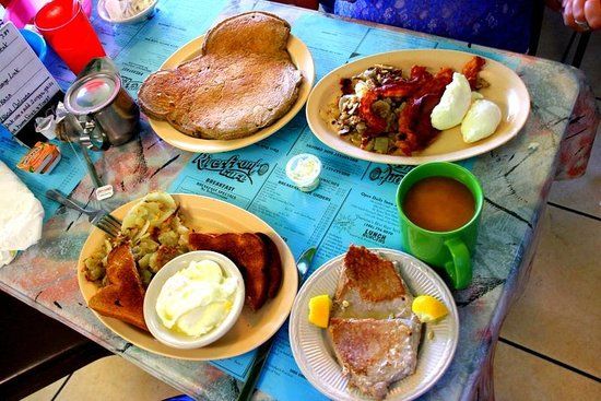 Pat's Riverfront Cafe